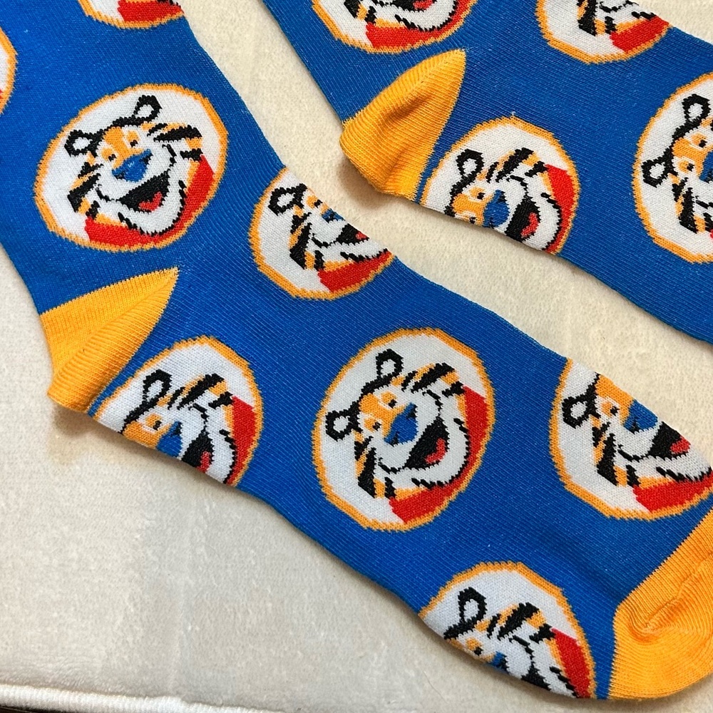 Tony the tiger socks frosted flakes